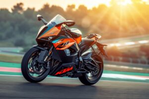 KTM RC8 sur circuit en pleine accélération